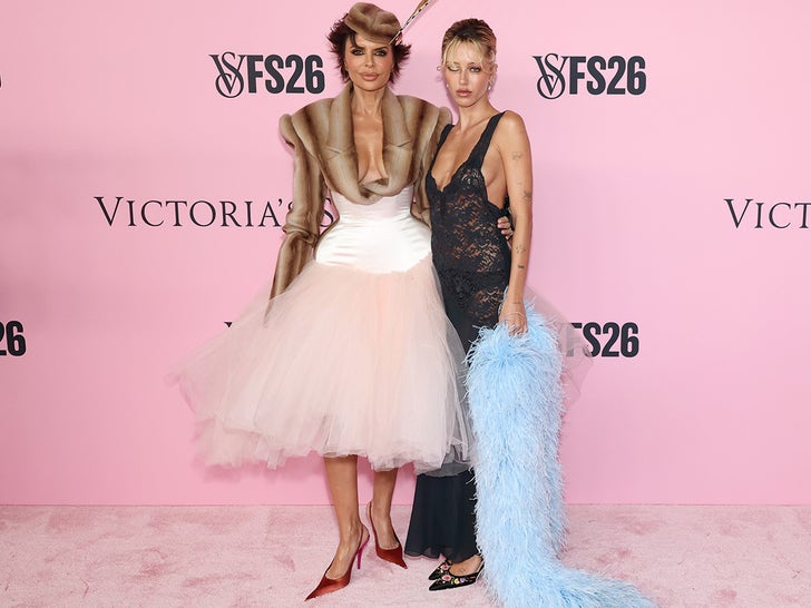 Victoria's Secret Hollywood Showing Up For Fashion Show 2